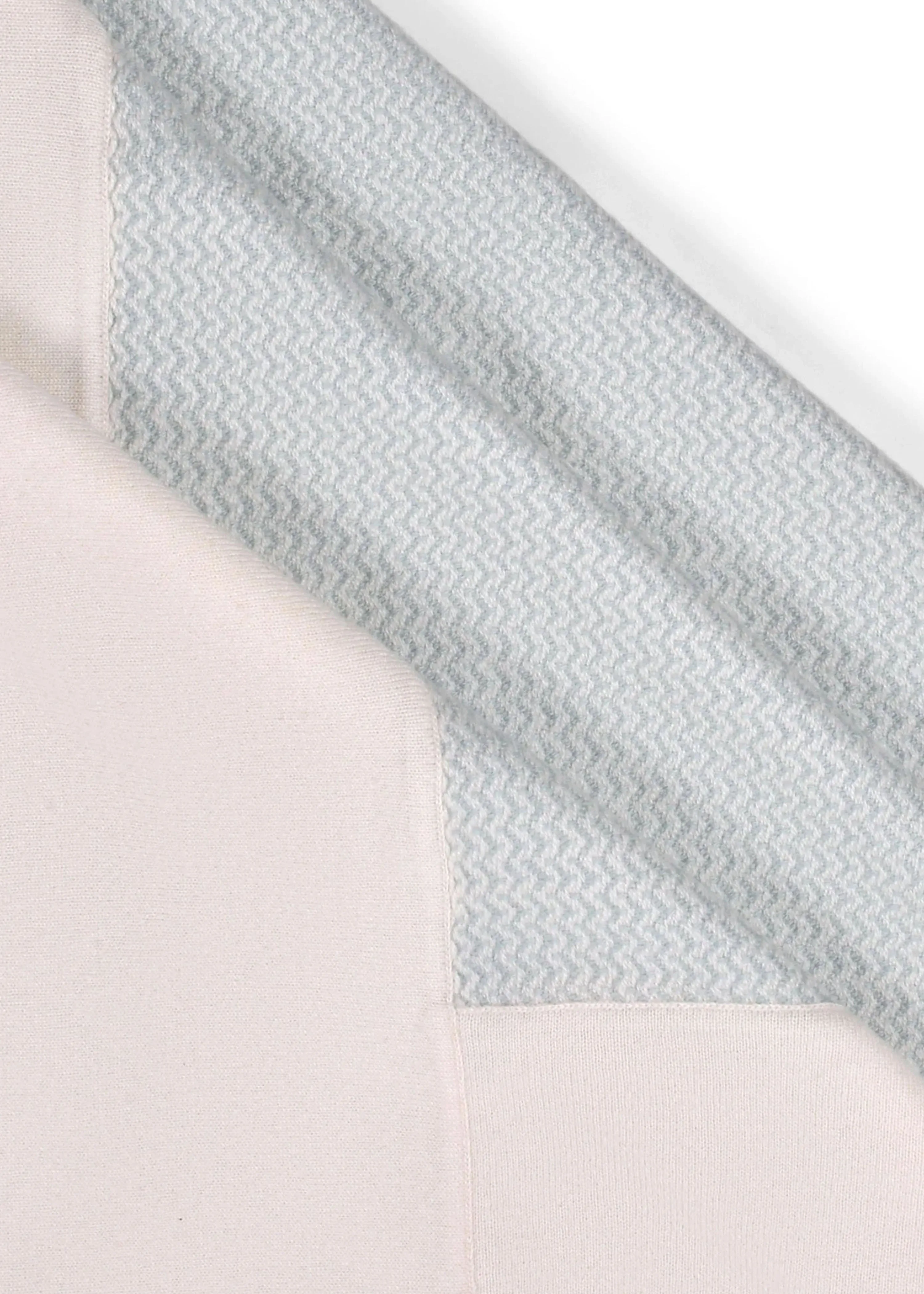 Chevron Blanket in Cashmere