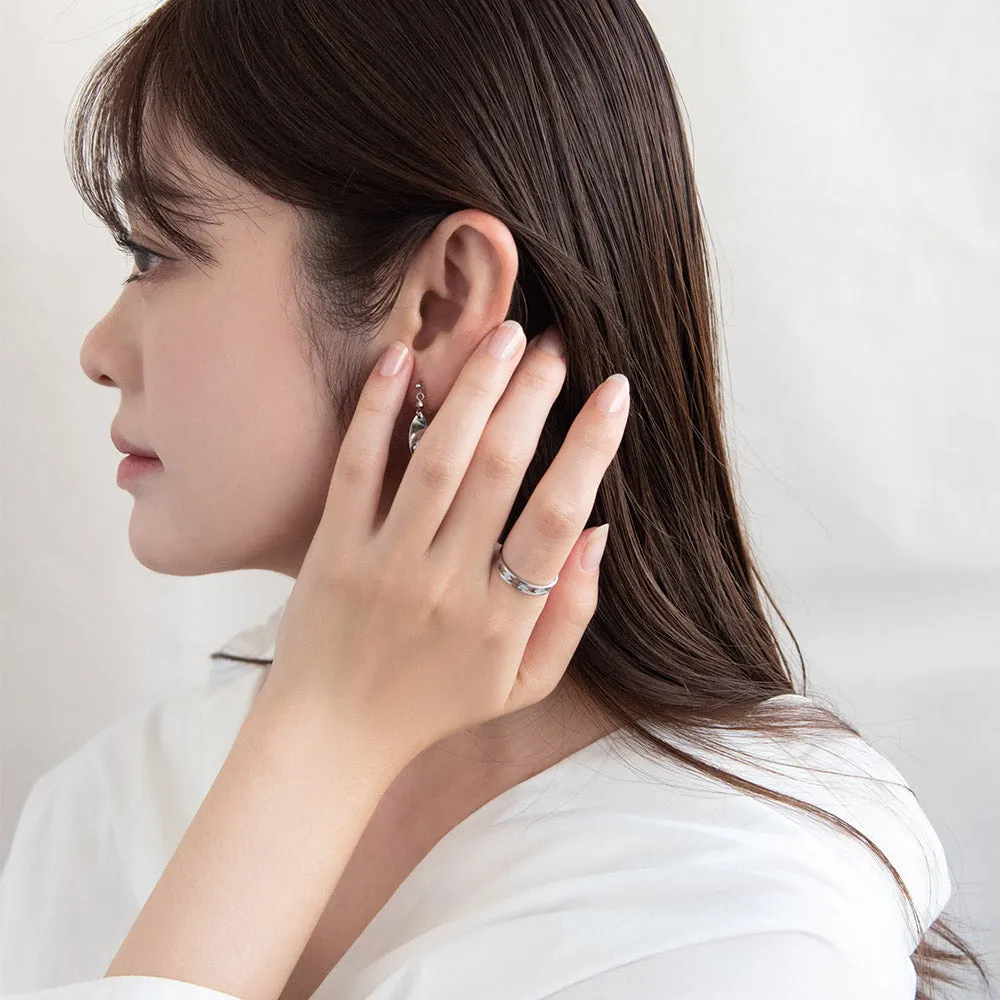 Cut-Out Band Ring