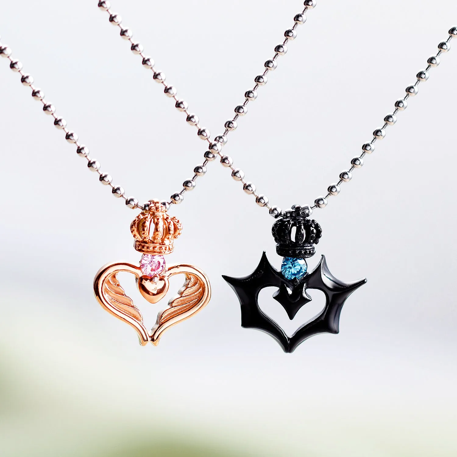 His & Hers Matching Set Valentine King Queen Pendant Necklace Couple Jewelry Set