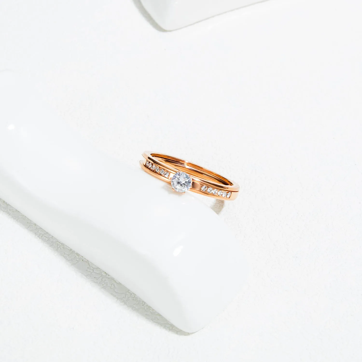 Women's Fashion Rose Gold Bliking Ring