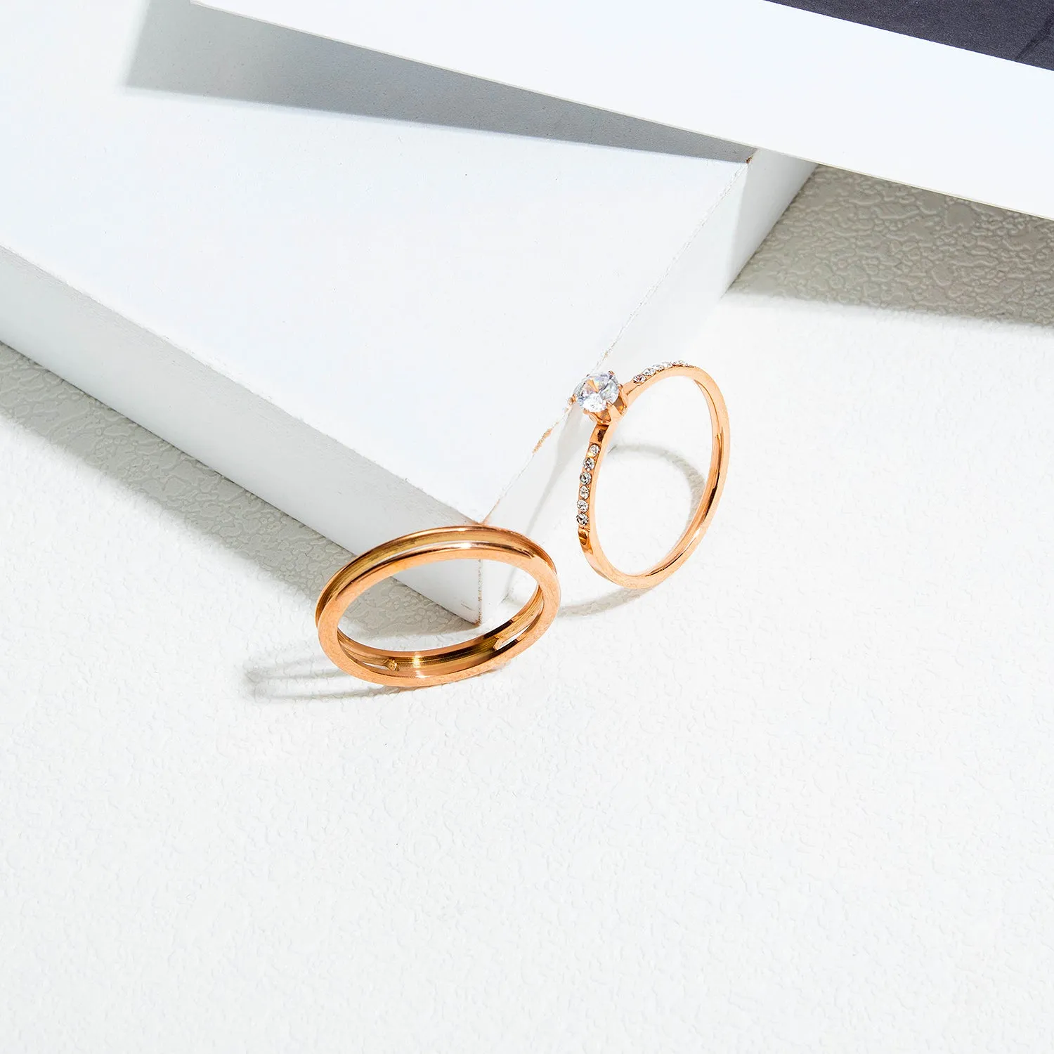 Women's Fashion Rose Gold Bliking Ring